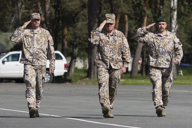 Ādažu poligonā svinīgi atklāj Baltijā vērienīgākās militārās mācības «SABER STRIKE 2015» 151165