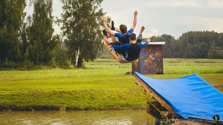 Ar vērienīgu ballīti atklāj ekstrēmā sporta un atpūtas parka Baldones Waterjump vasaras sezonu 151685