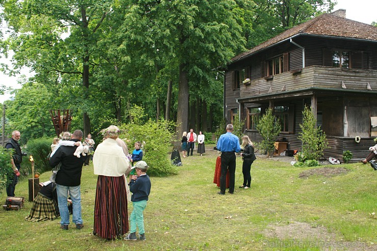 Travelnews.lv redakcija piedalās Saulgriežu uguņu iedegšanā Torņakalnā 151906