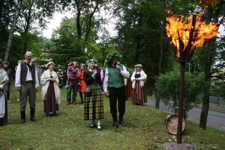 Travelnews.lv redakcija piedalās Saulgriežu uguņu iedegšanā Torņakalnā 151914