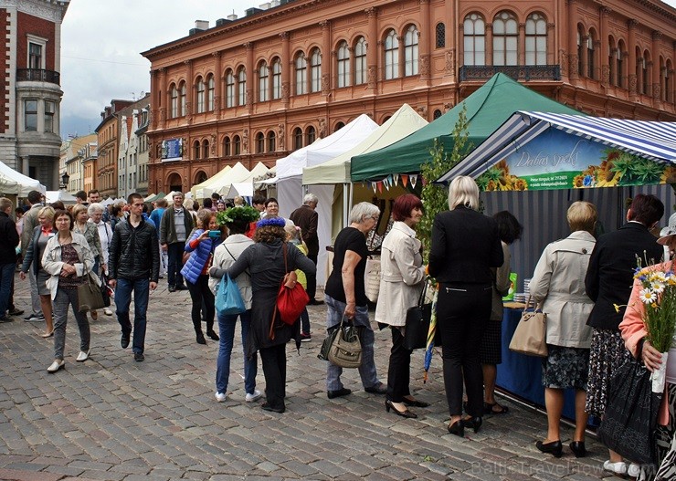 Travelnews.lv piedāvā atskatu uz Jāņu ielīgošanu Zāļu tirgū 152059