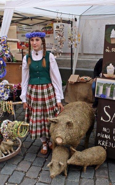 Travelnews.lv piedāvā atskatu uz Jāņu ielīgošanu Zāļu tirgū 152066