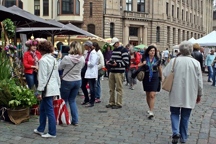 Travelnews.lv piedāvā atskatu uz Jāņu ielīgošanu Zāļu tirgū 152071