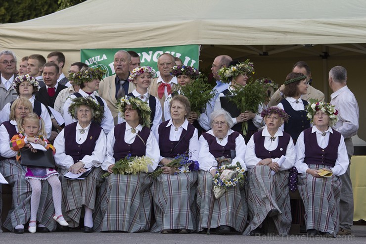 «Cik gan tālu Jāņu diena?» - svētku ielīgošana Limbažos 152074