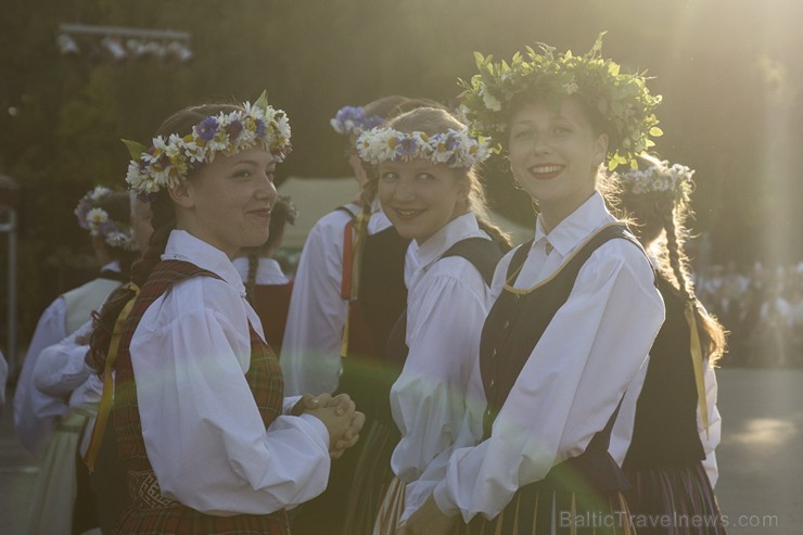 «Cik gan tālu Jāņu diena?» - svētku ielīgošana Limbažos 152078