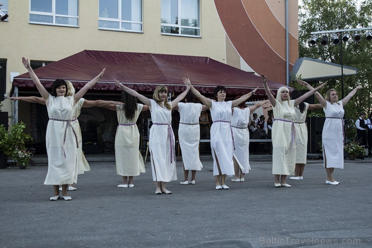 «Cik gan tālu Jāņu diena?» - svētku ielīgošana Limbažos 152088