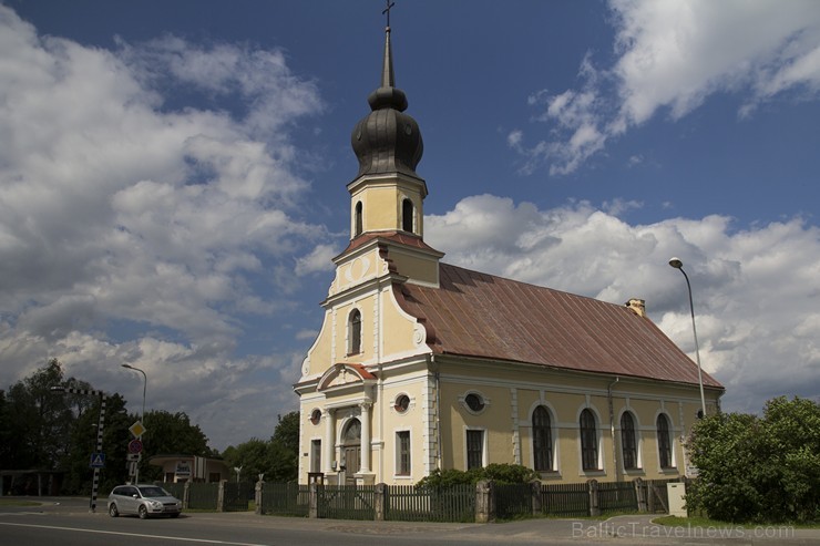 Jau 16.gadsimtā te atradās baznīca, un vairākas koka celtnes nomainīja viena otru, līdz 1783. gadā tika celta tagadējā baznīca, kas iesvētīta 1784.gad 152972