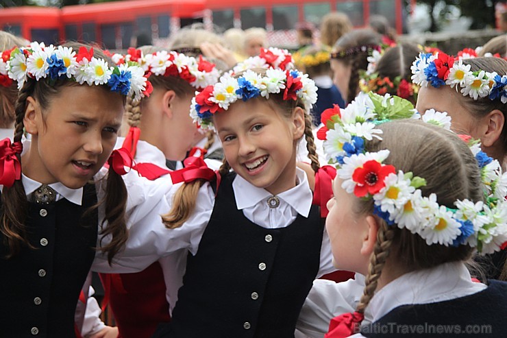 Daugavas stadionā ir grandiozi noslēdzies deju lielkoncerts «Līdz varavīksnei tikt» 154077