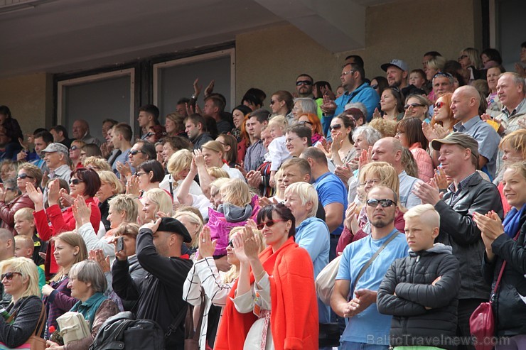 Daugavas stadionā ir grandiozi noslēdzies deju lielkoncerts «Līdz varavīksnei tikt» 154772