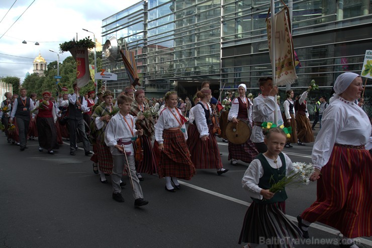 XI Latvijas skolu jaunatnes dziesmu un deju svētku gājiens - atrodi savu kolektīvu (1.daļa) 154050