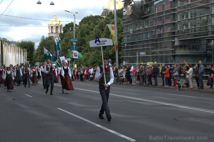 XI Latvijas skolu jaunatnes dziesmu un deju svētku gājiens - atrodi savu kolektīvu (1.daļa) 154056