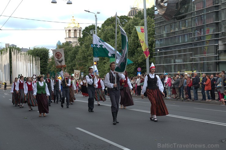 XI Latvijas skolu jaunatnes dziesmu un deju svētku gājiens - atrodi savu kolektīvu (1.daļa) 154057