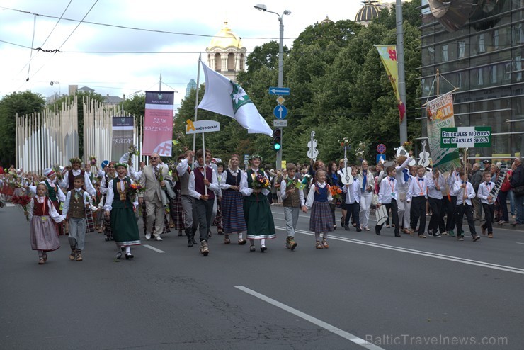 XI Latvijas skolu jaunatnes dziesmu un deju svētku gājiens - atrodi savu kolektīvu (1.daļa) 154072