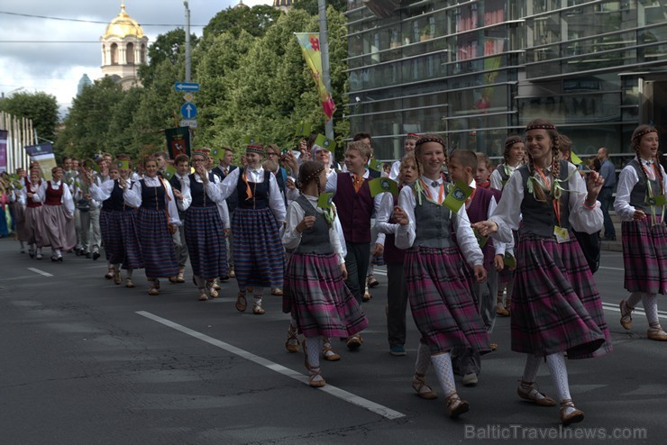 XI Latvijas skolu jaunatnes dziesmu un deju svētku gājiens - atrodi savu kolektīvu (3.daļa) 154118