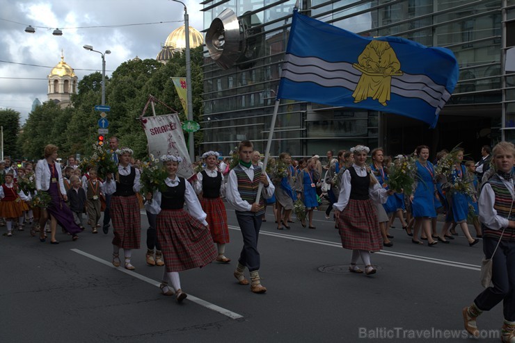 XI Latvijas skolu jaunatnes dziesmu un deju svētku gājiens - atrodi savu kolektīvu (3.daļa) 154138