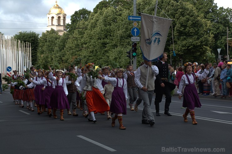 XI Latvijas skolu jaunatnes dziesmu un deju svētku gājiens - atrodi savu kolektīvu (4.daļa) 154198