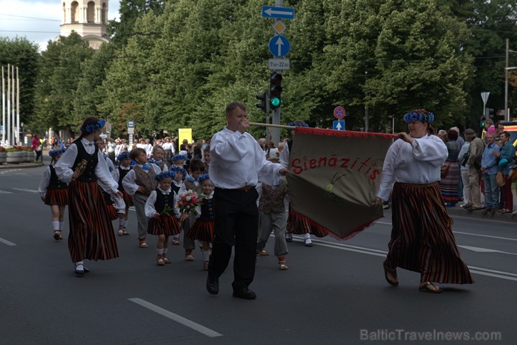 XI Latvijas skolu jaunatnes dziesmu un deju svētku gājiens - atrodi savu kolektīvu (4.daļa) 154201