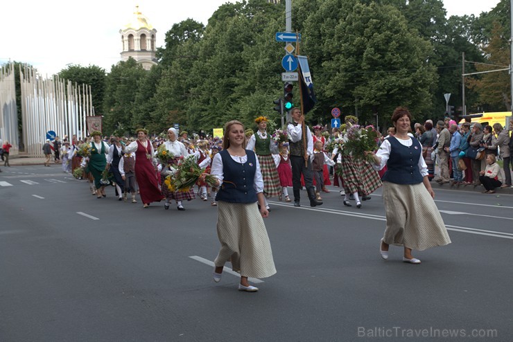 XI Latvijas skolu jaunatnes dziesmu un deju svētku gājiens - atrodi savu kolektīvu (4.daļa) 154214