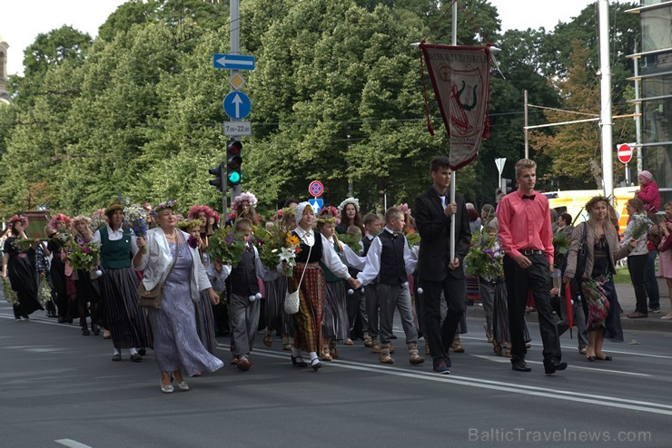 XI Latvijas skolu jaunatnes dziesmu un deju svētku gājiens - atrodi savu kolektīvu (4.daļa) 154220