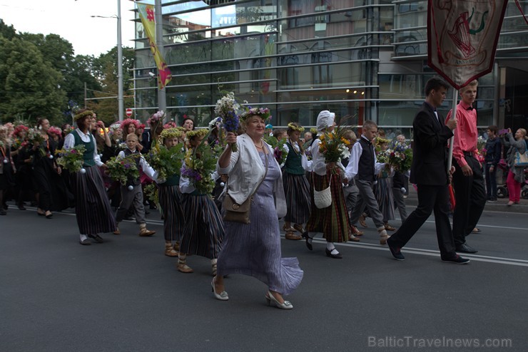 XI Latvijas skolu jaunatnes dziesmu un deju svētku gājiens - atrodi savu kolektīvu (4.daļa) 154221