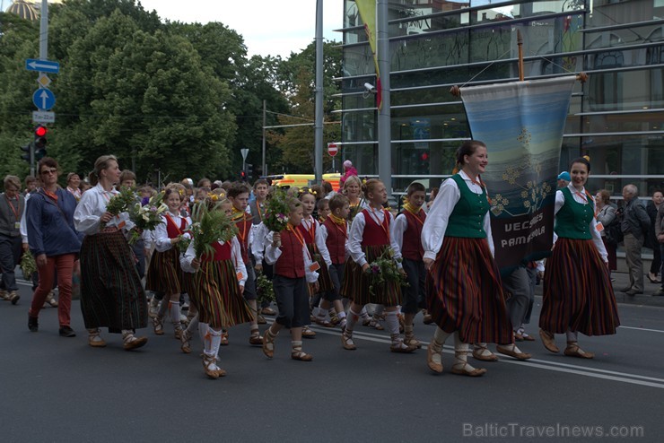 XI Latvijas skolu jaunatnes dziesmu un deju svētku gājiens - atrodi savu kolektīvu (4.daļa) 154240