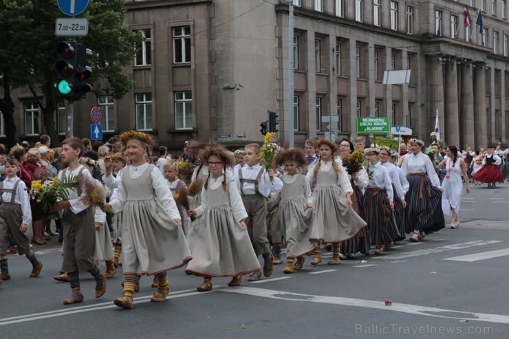 XI Latvijas skolu jaunatnes dziesmu un deju svētku gājiens - atrodi savu kolektīvu (5.daļa) 154320