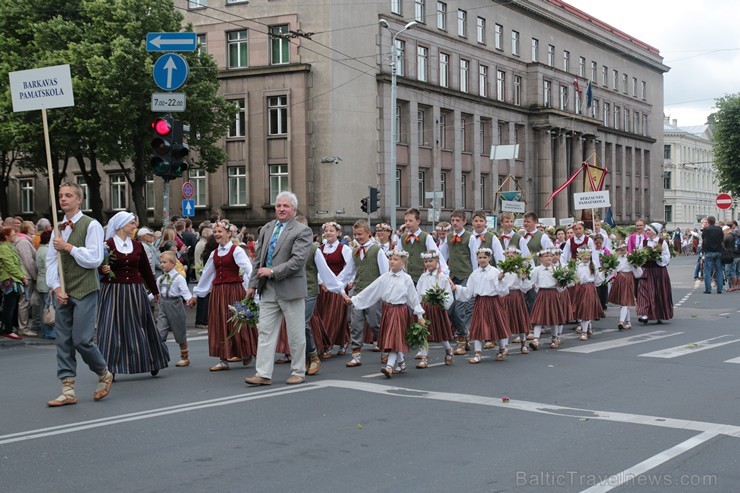 XI Latvijas skolu jaunatnes dziesmu un deju svētku gājiens - atrodi savu kolektīvu (5.daļa) 154334