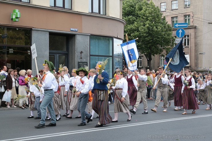 XI Latvijas skolu jaunatnes dziesmu un deju svētku gājiens - atrodi savu kolektīvu (5.daļa) 154340