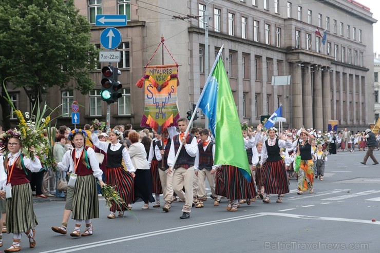 XI Latvijas skolu jaunatnes dziesmu un deju svētku gājiens - atrodi savu kolektīvu (5.daļa) 154349