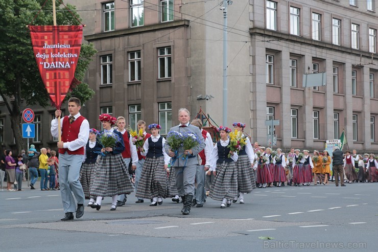 XI Latvijas skolu jaunatnes dziesmu un deju svētku gājiens - atrodi savu kolektīvu (5.daļa) 154364