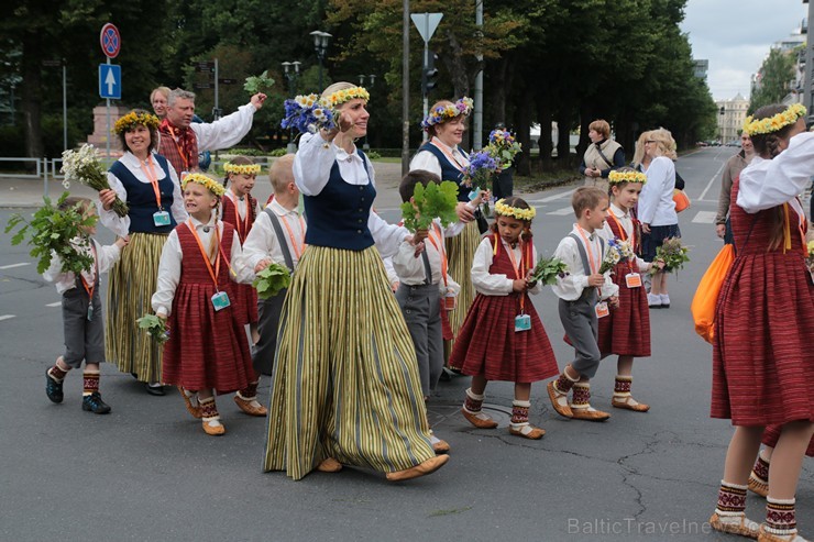 XI Latvijas skolu jaunatnes dziesmu un deju svētku gājiens - atrodi savu kolektīvu (5.daļa) 154384