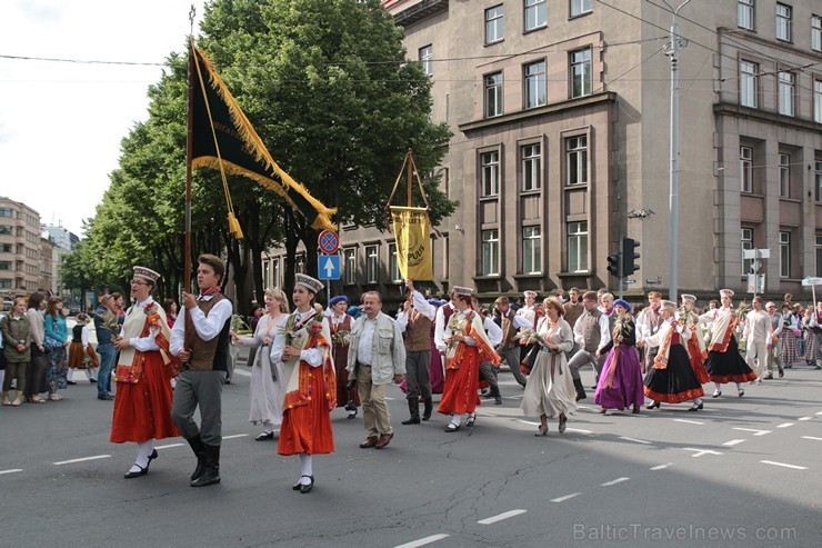 XI Latvijas skolu jaunatnes dziesmu un deju svētku gājiens - atrodi savu kolektīvu (5.daļa) 154398