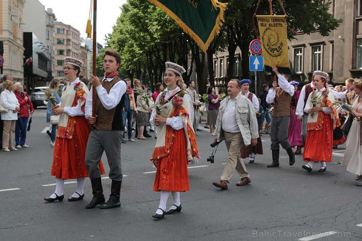 XI Latvijas skolu jaunatnes dziesmu un deju svētku gājiens - atrodi savu kolektīvu (5.daļa) 154399