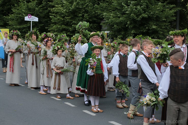 XI Latvijas skolu jaunatnes dziesmu un deju svētku gājiens - atrodi savu kolektīvu (6.daļa) 154500