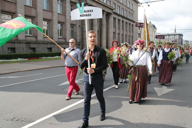 XI Latvijas skolu jaunatnes dziesmu un deju svētku gājiens - atrodi savu kolektīvu (7.daļa) 154518