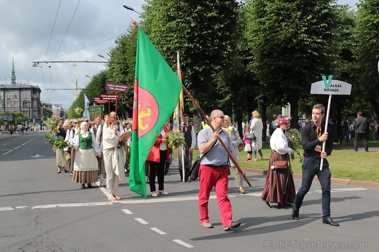 XI Latvijas skolu jaunatnes dziesmu un deju svētku gājiens - atrodi savu kolektīvu (7.daļa) 154519