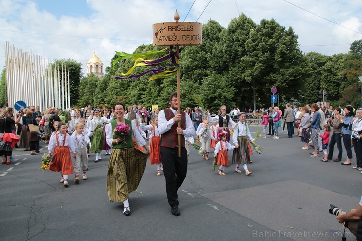 XI Latvijas skolu jaunatnes dziesmu un deju svētku gājiens - atrodi savu kolektīvu (7.daļa) 154598