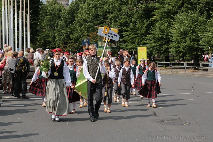 XI Latvijas skolu jaunatnes dziesmu un deju svētku gājiens - atrodi savu kolektīvu (7.daļa) 154600