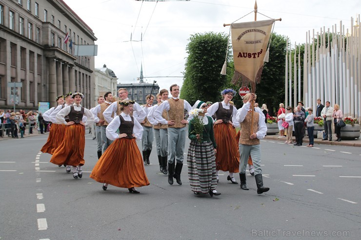 XI Latvijas skolu jaunatnes dziesmu un deju svētku gājiens - atrodi savu kolektīvu (10.daļa) 154853