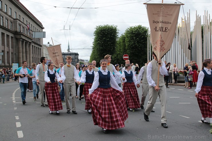 XI Latvijas skolu jaunatnes dziesmu un deju svētku gājiens - atrodi savu kolektīvu (10.daļa) 154857