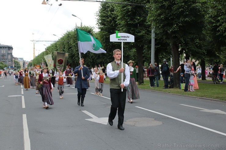 XI Latvijas skolu jaunatnes dziesmu un deju svētku gājiens - atrodi savu kolektīvu (10.daļa) 154902