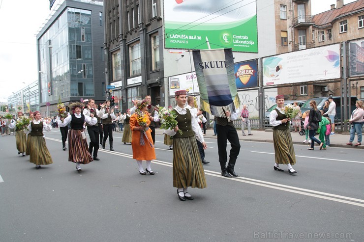 XI Latvijas skolu jaunatnes dziesmu un deju svētku gājiens - atrodi savu kolektīvu (12.daļa) 155053