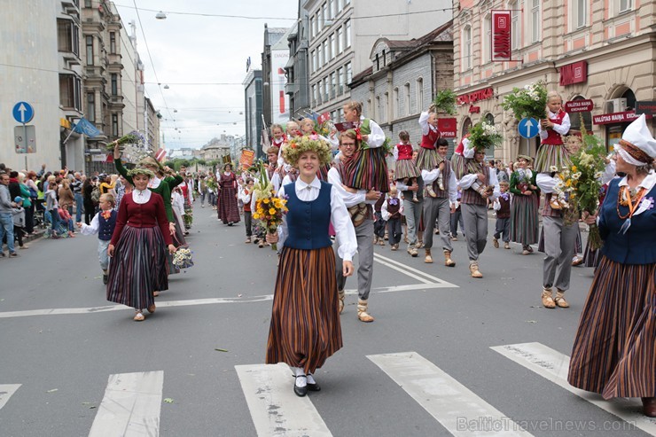 XI Latvijas skolu jaunatnes dziesmu un deju svētku gājiens - atrodi savu kolektīvu (12.daļa) 155060