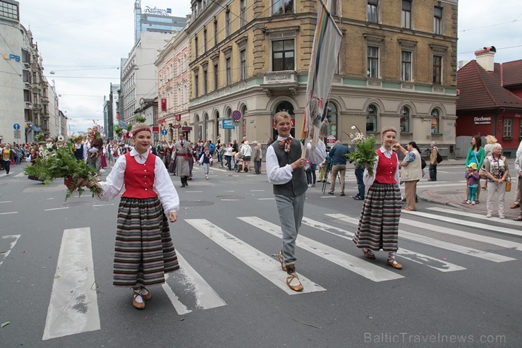 XI Latvijas skolu jaunatnes dziesmu un deju svētku gājiens - atrodi savu kolektīvu (12.daļa) 155063