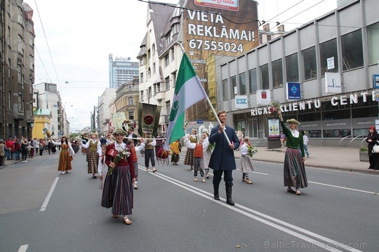 XI Latvijas skolu jaunatnes dziesmu un deju svētku gājiens - atrodi savu kolektīvu (12.daļa) 155069