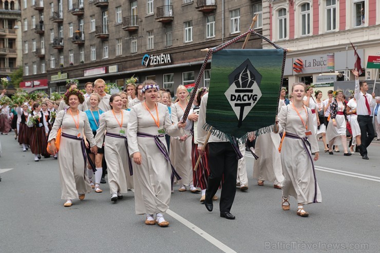 XI Latvijas skolu jaunatnes dziesmu un deju svētku gājiens - atrodi savu kolektīvu (13.daļa) 155207