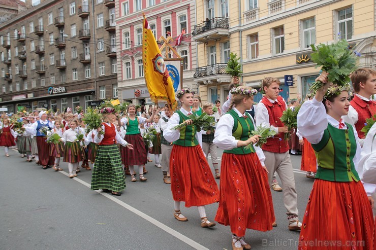 XI Latvijas skolu jaunatnes dziesmu un deju svētku gājiens - atrodi savu kolektīvu (14.daļa) 155234