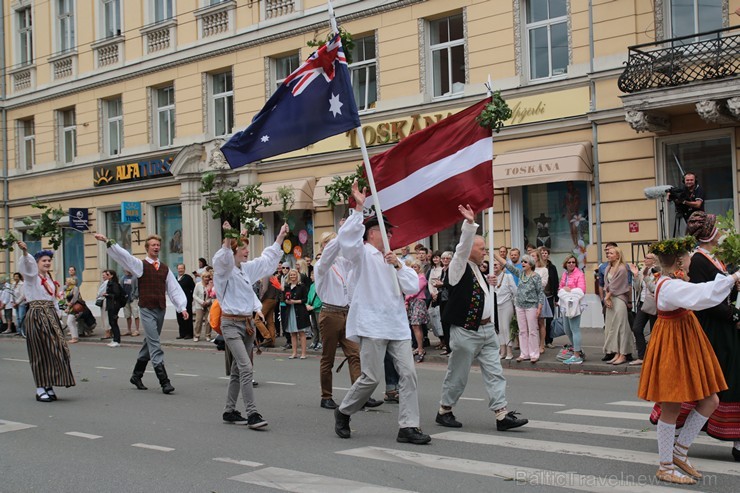 XI Latvijas skolu jaunatnes dziesmu un deju svētku gājiens - atrodi savu kolektīvu (14.daļa) 155281