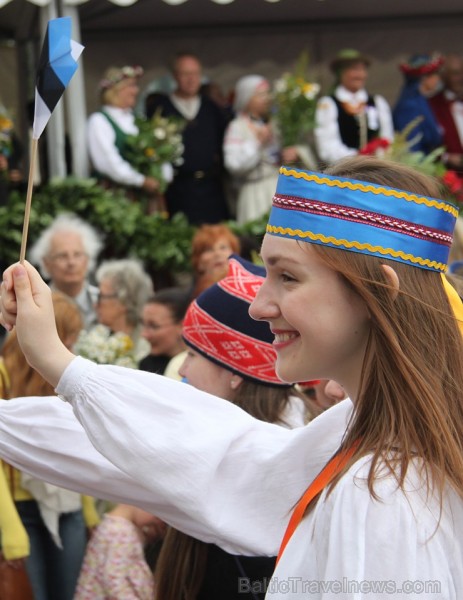 Travelnews.lv uzķer fotomirkļus skolu jaunatnes dziesmu un deju svētku gājienā 155468