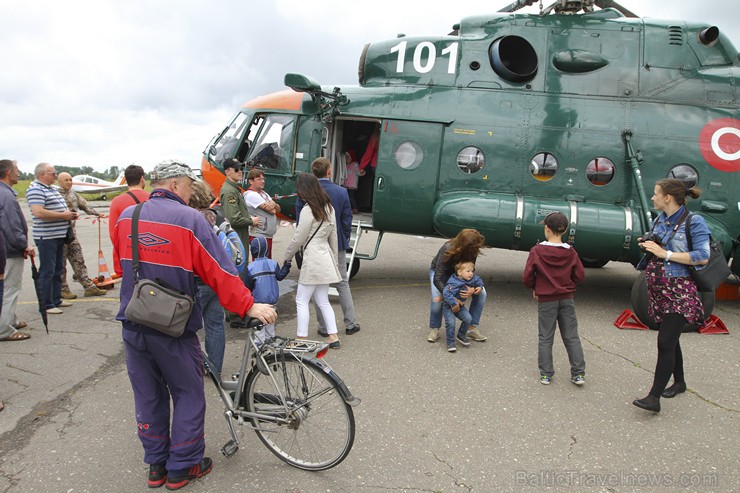 Starptautiskais aviācijas salidojums «Riga Fly-In 2015» pulcē aviācijas interesentus 155606